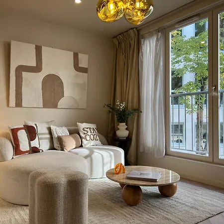 Cozystay - Luxury 1Br Champs Elysees Apartment *