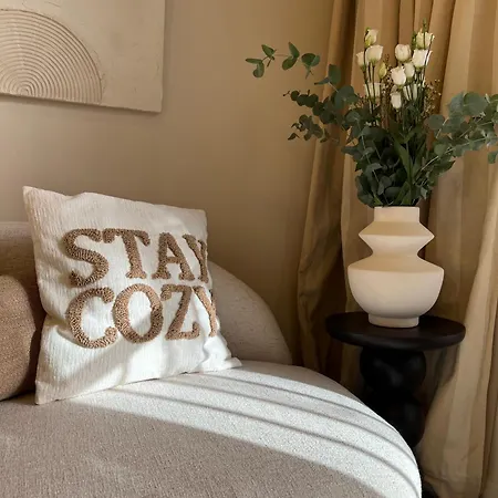 Cozystay - Luxury 1Br Champs Elysees Apartment Paris